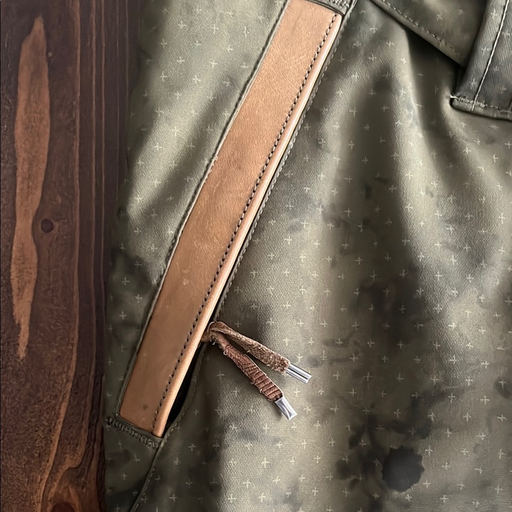 Holden Ski/snowboarding pants w/leather trim - Picture 8 of 16